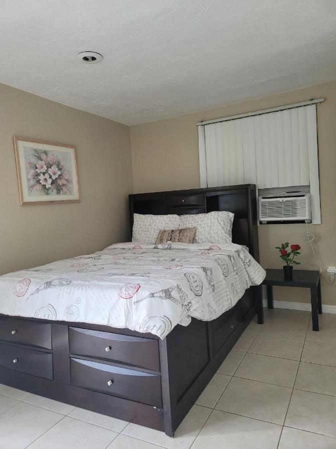 Entire Guesthouse 5 Mins To Siesta Key & Downtown Sarasota Esterno foto