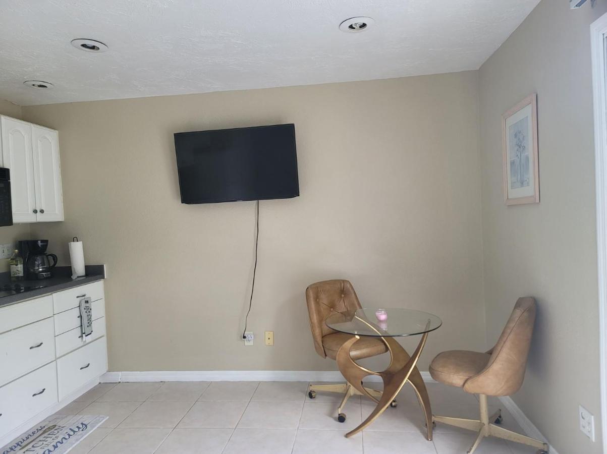 Entire Guesthouse 5 Mins To Siesta Key & Downtown Sarasota Esterno foto