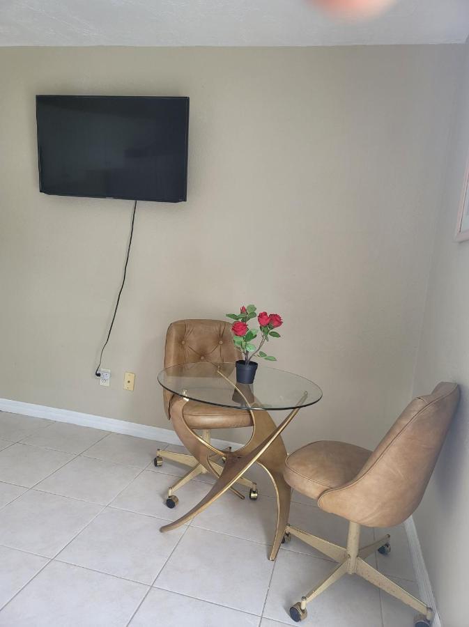 Entire Guesthouse 5 Mins To Siesta Key & Downtown Sarasota Esterno foto