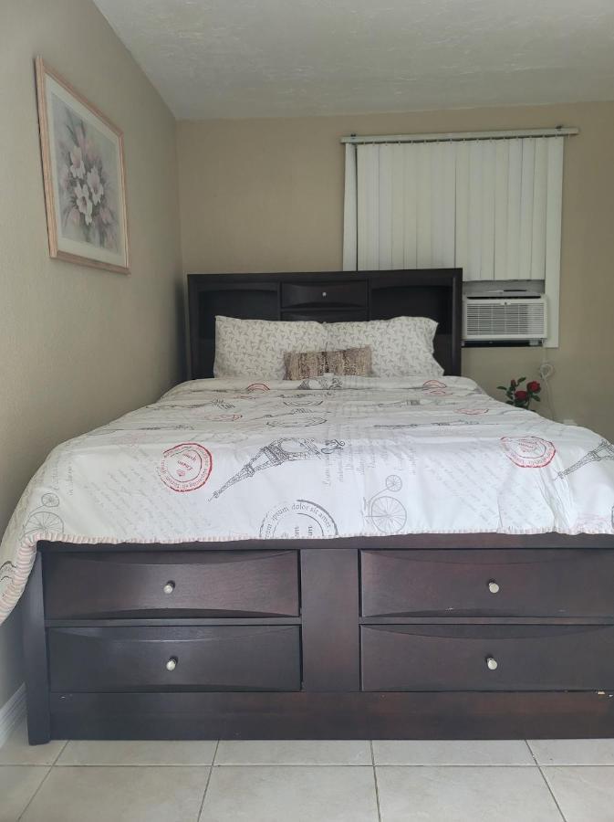 Entire Guesthouse 5 Mins To Siesta Key & Downtown Sarasota Esterno foto